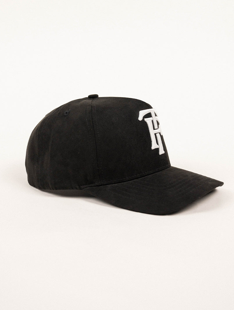 INITIAL CAP SUEDE BLACK