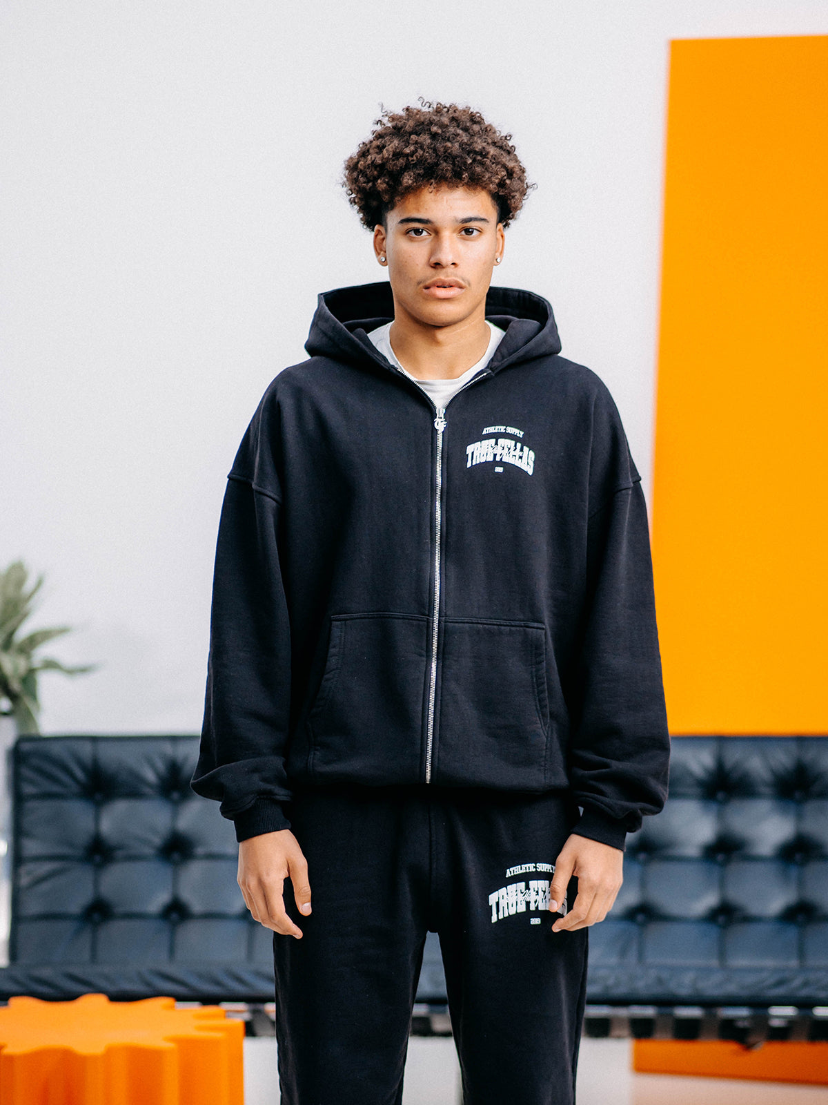 ACADEMY ZIP HOODIE BLACK